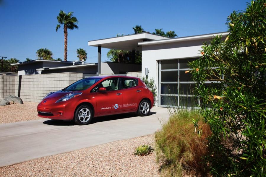  Nissan Leaf 2012 года  (фото 38 из 45)